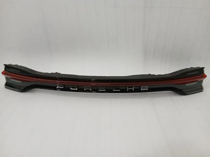 Porsche Macan 95B Rear Centre LED Light 95B945208 Rear Light Rear Centre LED