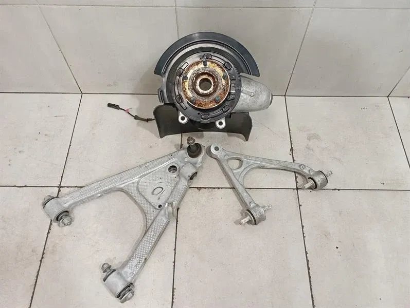 Chevrolet Corvette C7 Right Rear Hub 84506881 Wheel Bearing Housing Faulty