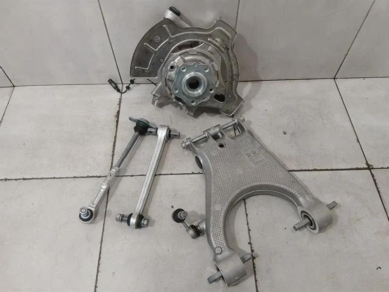 Ferrari 296 GTS F171 Right Rear Hub 843963 Wheel Bearing Housing Rear Right