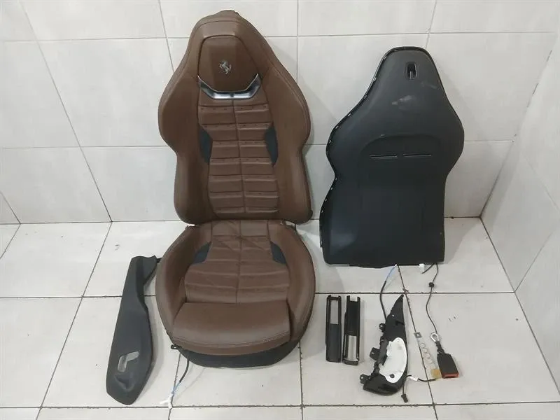 Ferrari 296 GTS F171 Seat 773899 RH SEAT LEATHERS Seats Interior COOLED HEATED