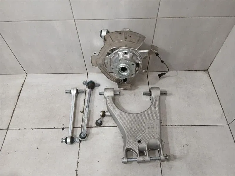 Ferrari 296 GTS F171 Left Rear Hub 843923 Wheel Bearing Housing Rear Left SET SET