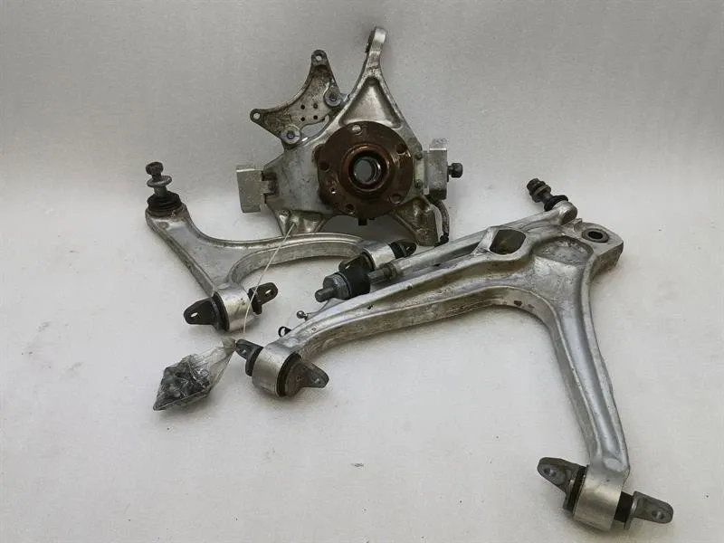McLaren 720S Coupe Left Rear Hub 14BA022CP Wheel Bearing Housing Rear Left