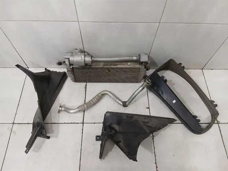 Lamborghini Huracan LP640 EVO SPYDER Engine Oil Cooler 4T0117015 Oil Cooler Radiator