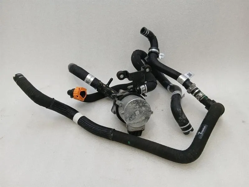 Ferrari 296 GTS F171 additional cooling pump 908587 coolant pump pump