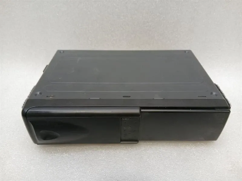 Bentley Arnage T Grundig CD changer GR099514079062 CD changer