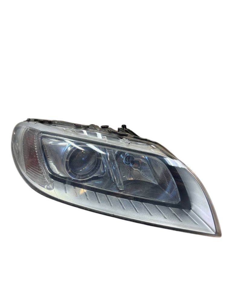 31420014 Headlight right VOLVO V70 III (BW) (2007-2016)