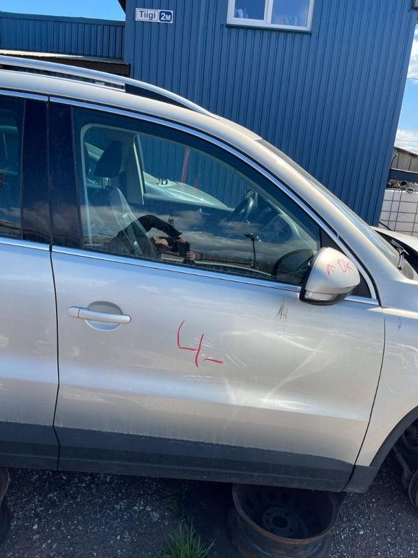 5N0831056 Door Front Right VW TIGUAN I (5N) (2007-2018)