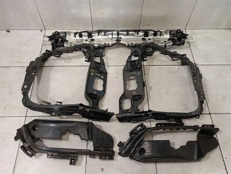 Porsche Macan front end bracket set 95B805479G lock carrier front mask defects