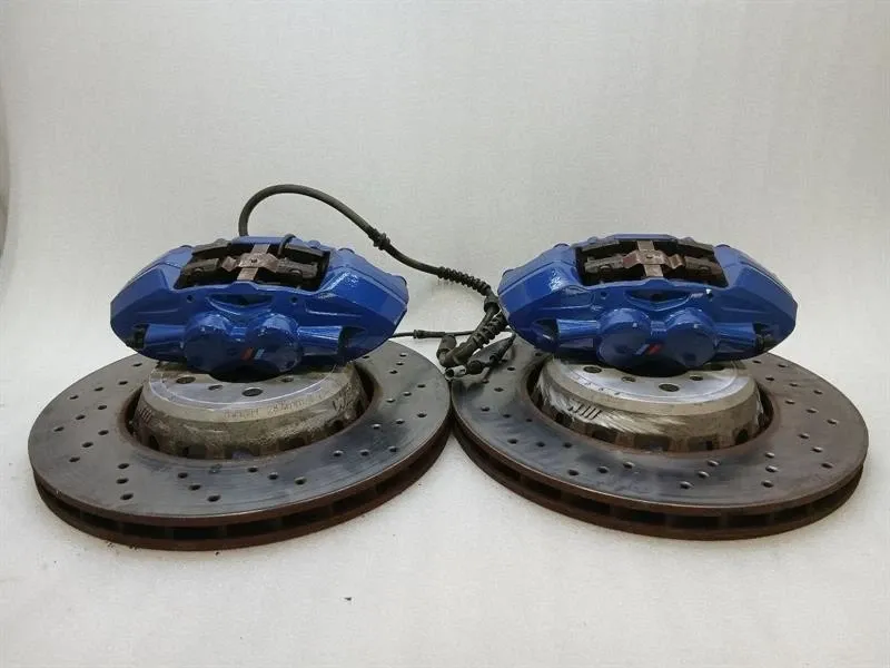BMW M4 F82 Front Brake Caliper Set 6799469 Front Brake Caliper Set 6799470