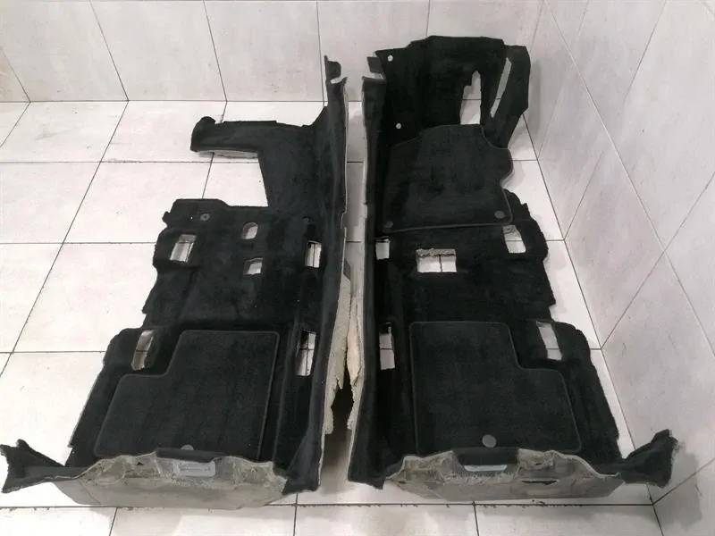 Ferrari GTC4 Lusso F151M floor mat set carpet right hand drive RHD 88114400