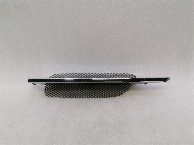 Aston Martin Vantage V8 Front Grille 6G33-280B62-AD Right Fender Grille