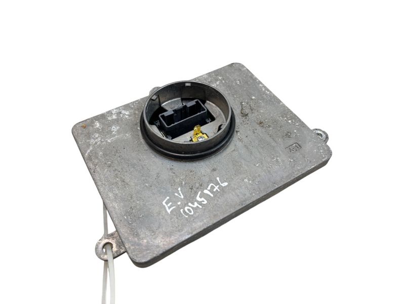 8110848C90 Xenon control unit left LEXUS RX IV (AL20) (2015-2022)