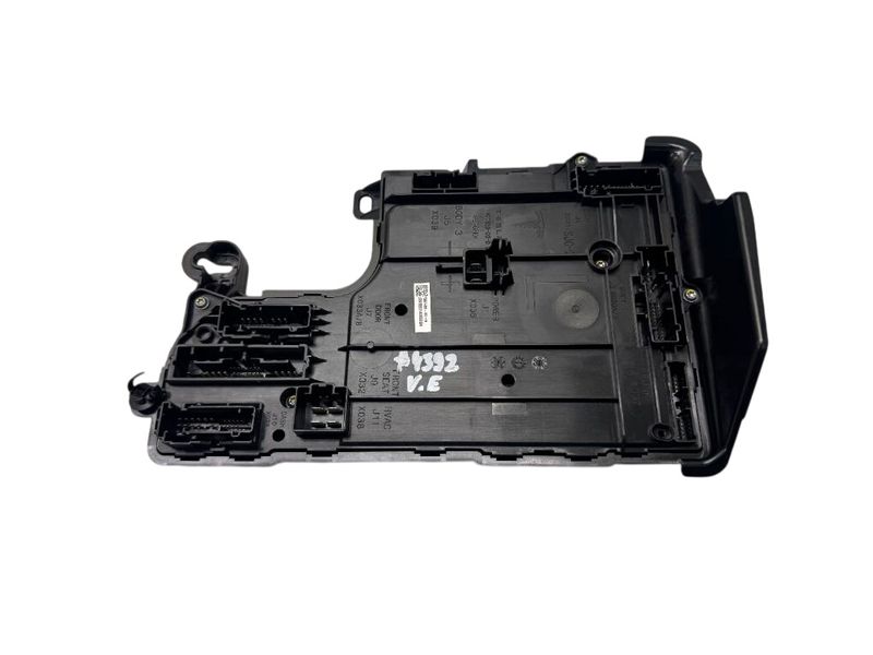 1567359-00-B 156735900B 1567455-00-B 156745500B Body control module (BCM) TESLA MODEL 3 (2017-)