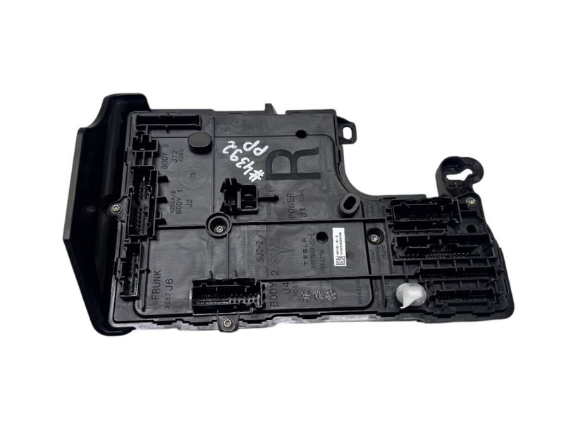 1566853-00-A 156685300A 1567454-00-B 156745400B Body control module (BCM) TESLA MODEL 3 (2017-)
