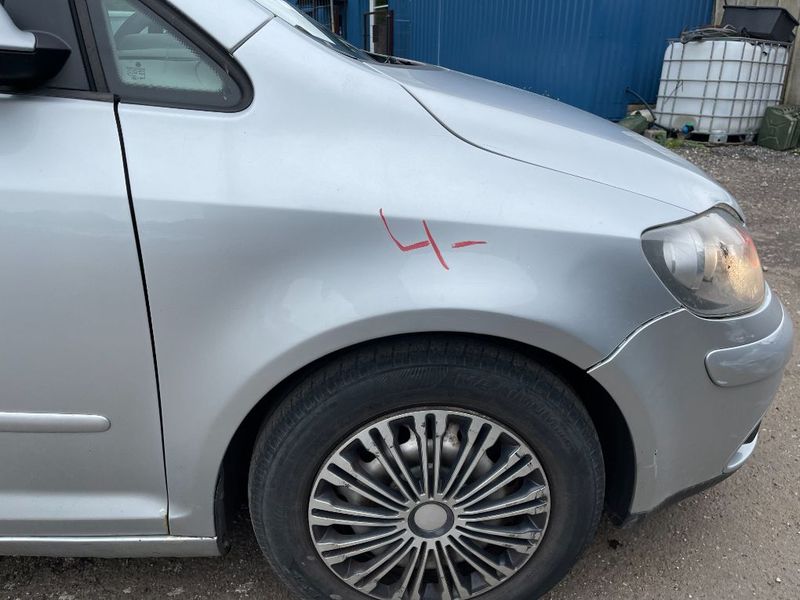 Skärm fram höger VW GOLF PLUS (5M1, 521) (2005-2013)