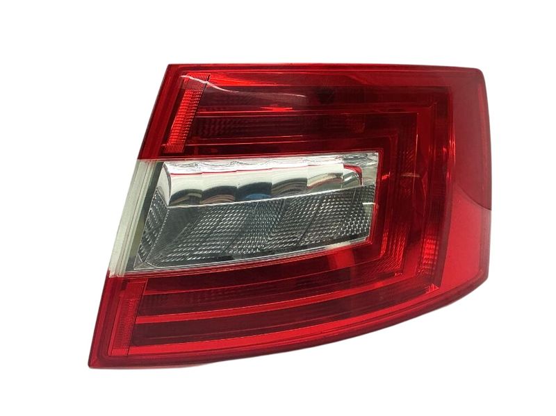 5E5945112 Tail light, right SKODA OCTAVIA III (5E) (2012-2019)
