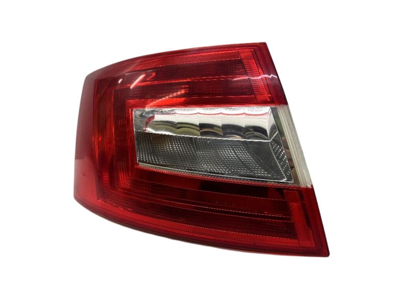 5E5945111 Tail light left SKODA OCTAVIA III (5E) (2012-2019)