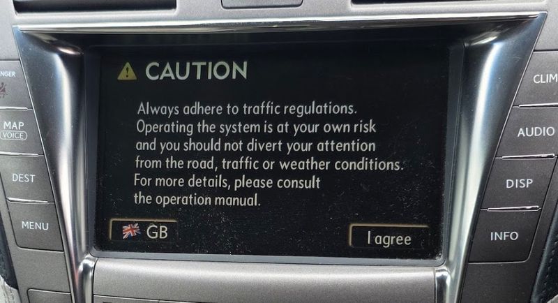 8611050280 Dash screen LEXUS LS (XF40) (2006-2017)