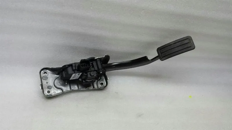 Land Rover Range Rover Sport L320 Throttle Pedal (Electrical) LR012044 Throttle Pedal