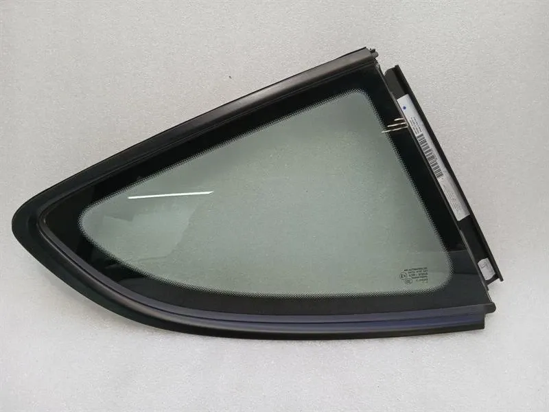 Porsche Cayman 981 GT4 Höger Bak 1/4 Glas 98154311205 Dörrruta 1/4 Bak HÖ