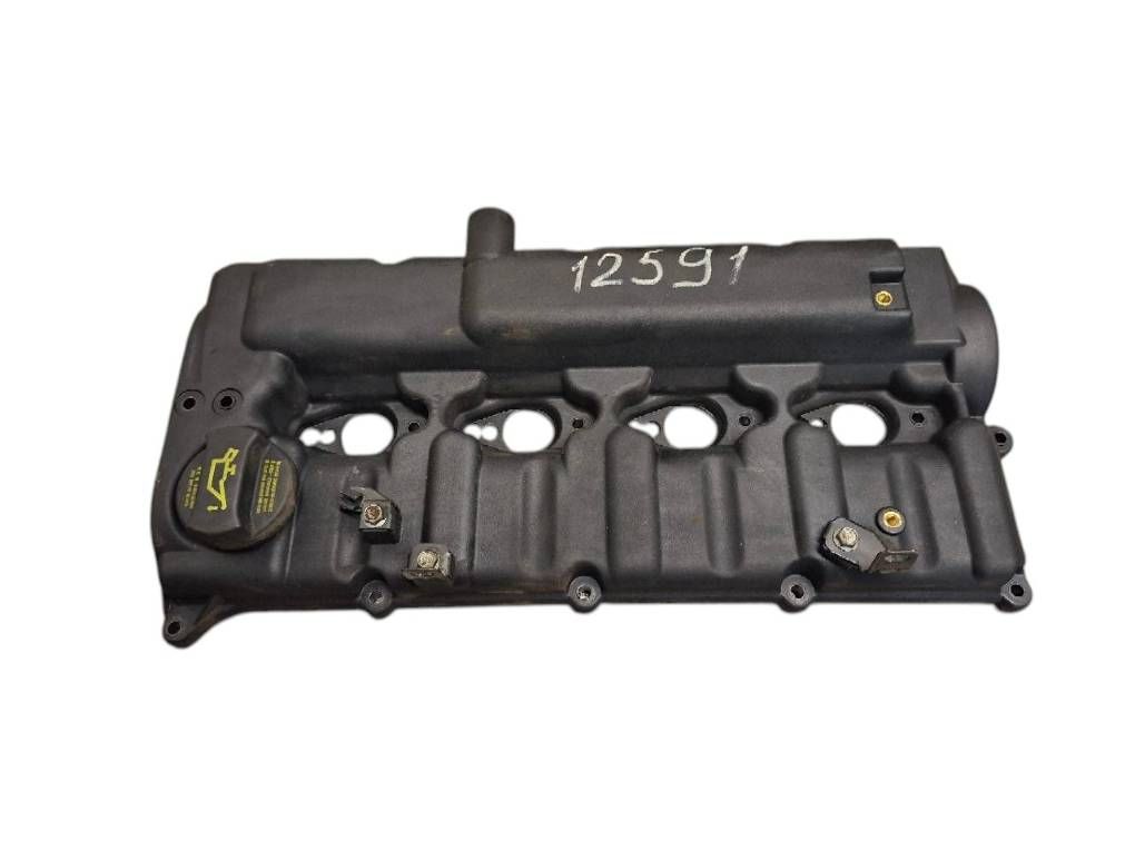 224104A400 Cylinder head valve cover KIA SORENTO I (JC) (2002-2009)