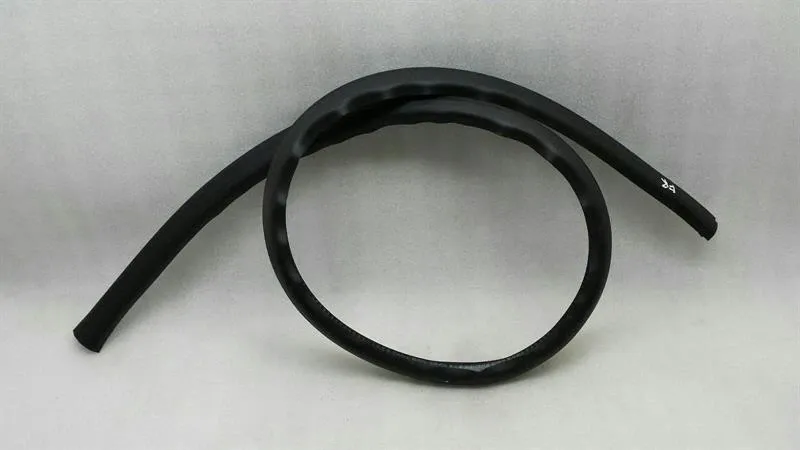 Maserati Granturismo door seal front right 80090000 door seals