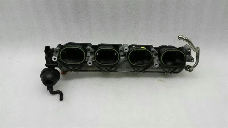 Audi RS5 Insugningsrör Höger 079133340H Insugningsrör