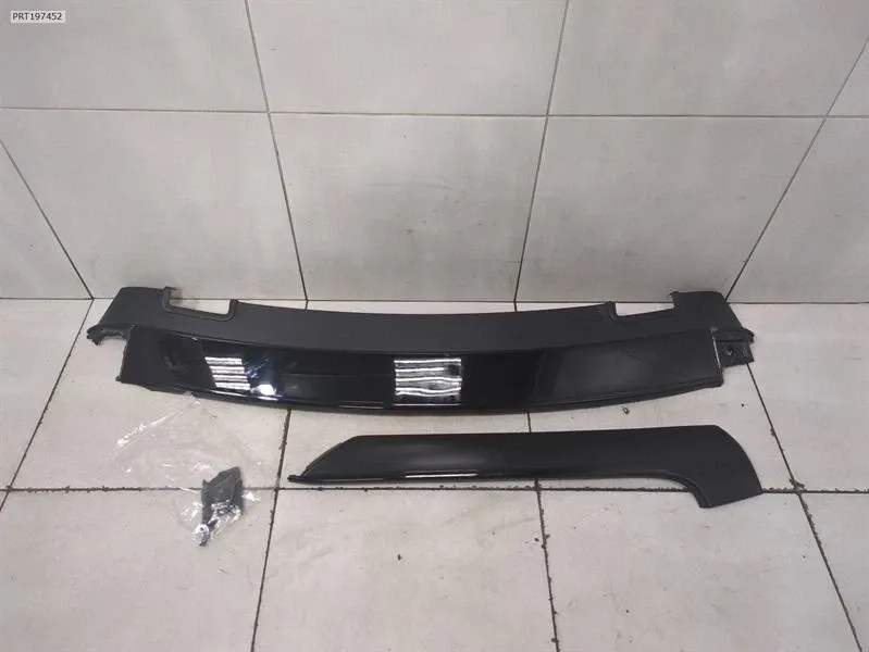 Audi R8 4S AWD Windscreen Mouldings 4S7853829 Windscreen Trims Defects