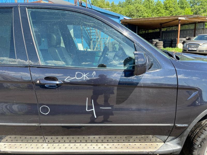 8256824 Door Front Right BMW X5 (E53) (2000-2007)