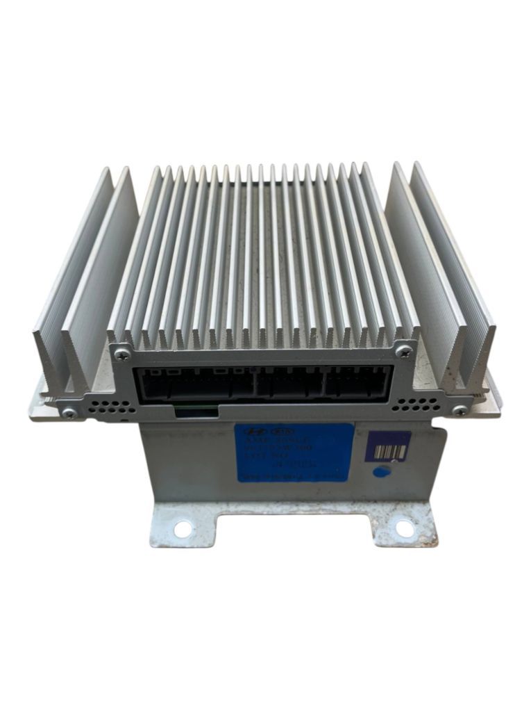 963703W300 Audio amplifier KIA SPORTAGE III (SL) (2010-2015)