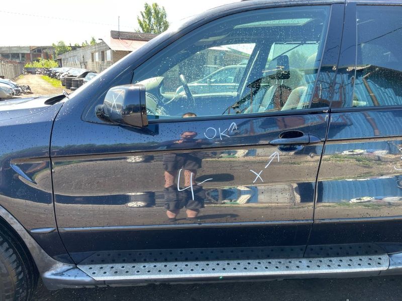 8256823 Door Front Left BMW X5 (E53) (2000-2007)