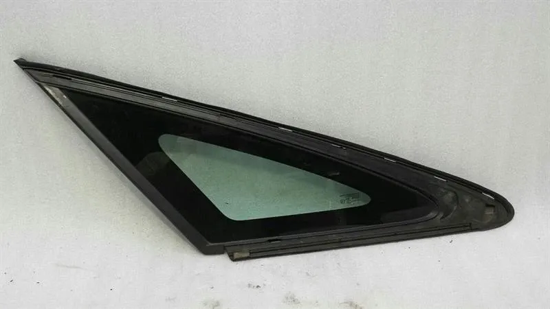 Jaguar XJ Left Rear 1/4 Glass C2D13554 Door Glass 1/4 Rear LH C2D13551