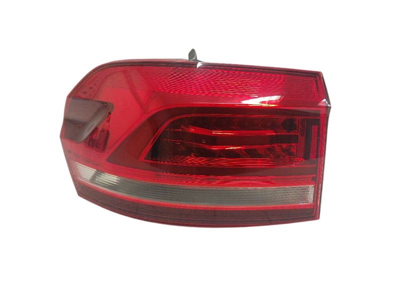 5TA945207 Tail light left VW TOURAN (5T1) (2015-)