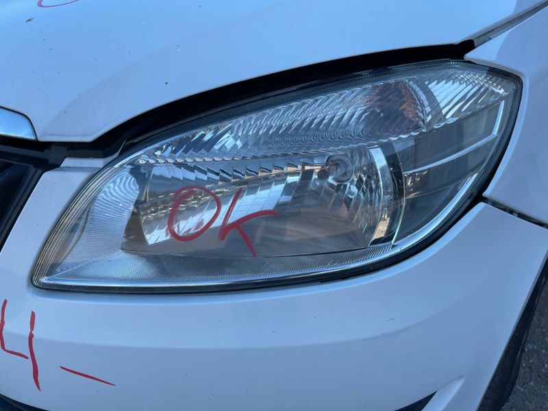 5J1941017C Headlight left SKODA ROOMSTER / PRAKTIK (5J) (2005-2015)
