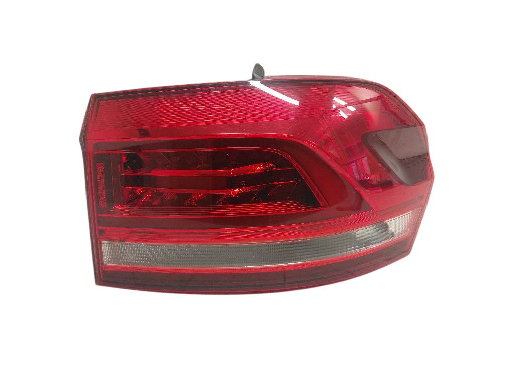 5TA945208 Tail light, right VW TOURAN (5T1) (2015-)