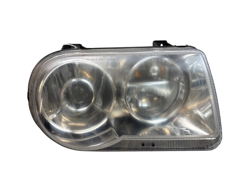 57010760AA Headlight right CHRYSLER 300C I (2004-2010)