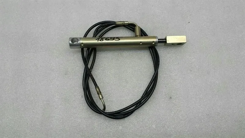 Mercedes SL R230 rear left hydraulic cylinder A2308001472 hydraulic cylinder AMG