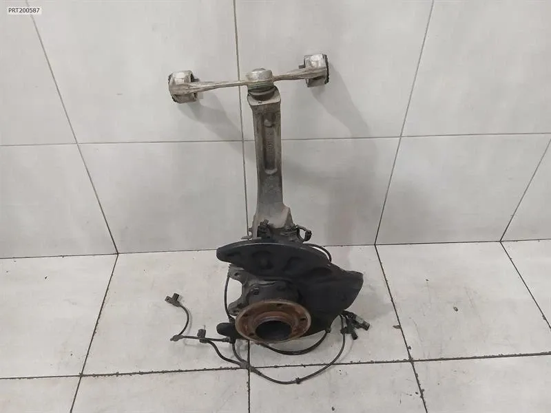 Mercedes G-Wagen W463 Right Front Hub A4633320100 Wheel Bearing Housing Front Re18-24
