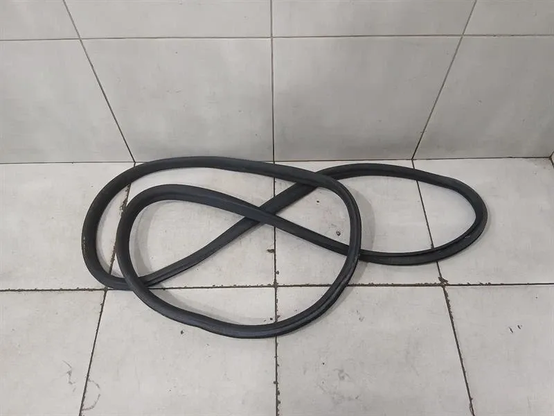 Mercedes G-Wagen W463 Boat Lid Surround Seal A4637410700 Seals