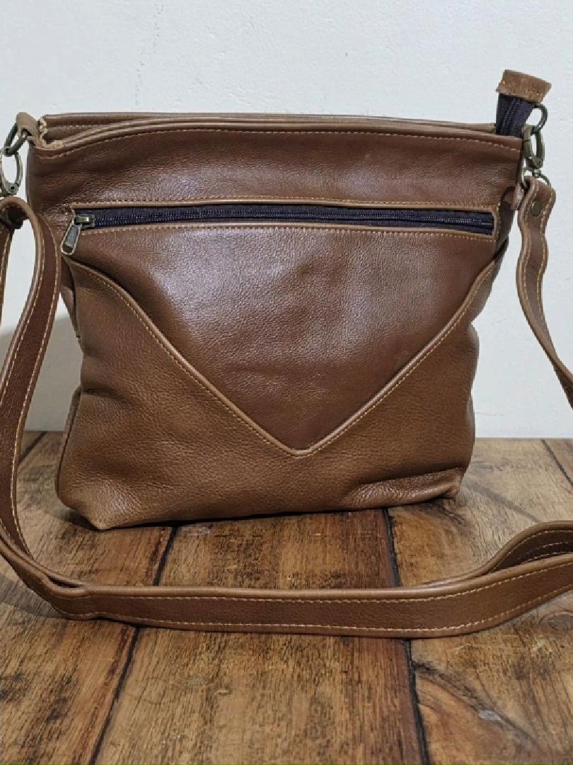 The Wanderer | Lightweight Leather Sling Bag