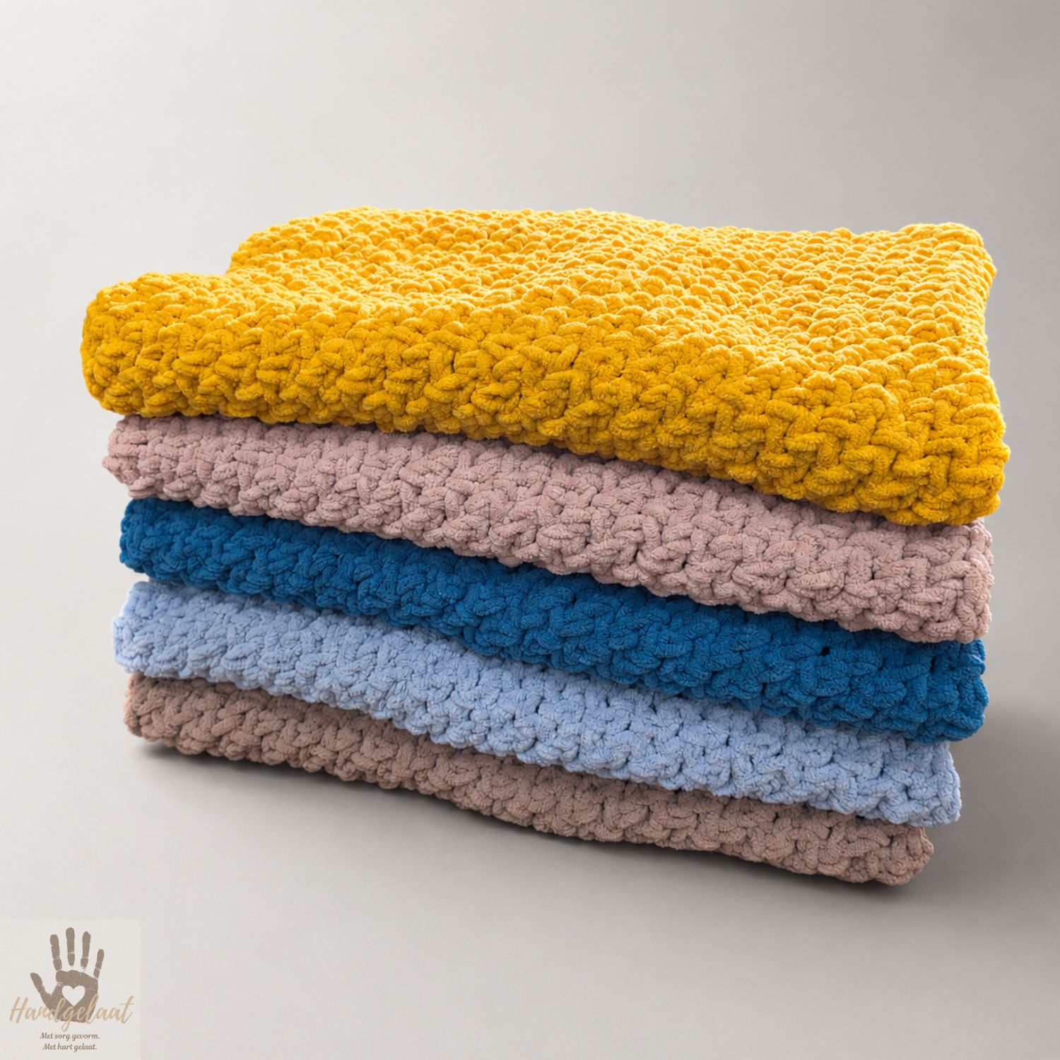 The Little Nest | Soft Crochet Cot Blanket