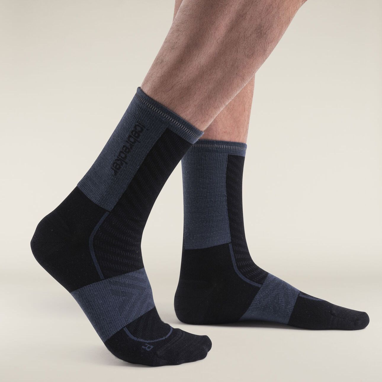 Icebreaker M Merino Blend Run+ Ultralight Crew Black/Graphite