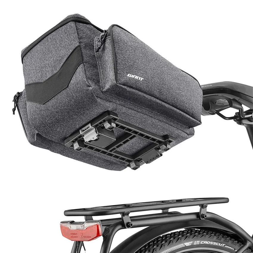 Giant MIK trunk bag Capacity: 11L