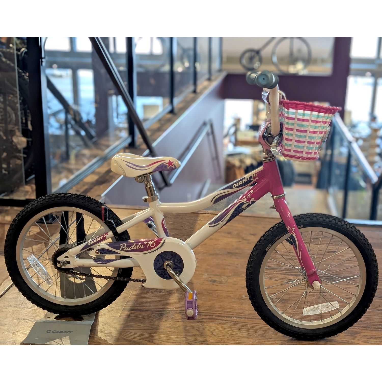 Giant Puddin 16" Pink White with Basket Used