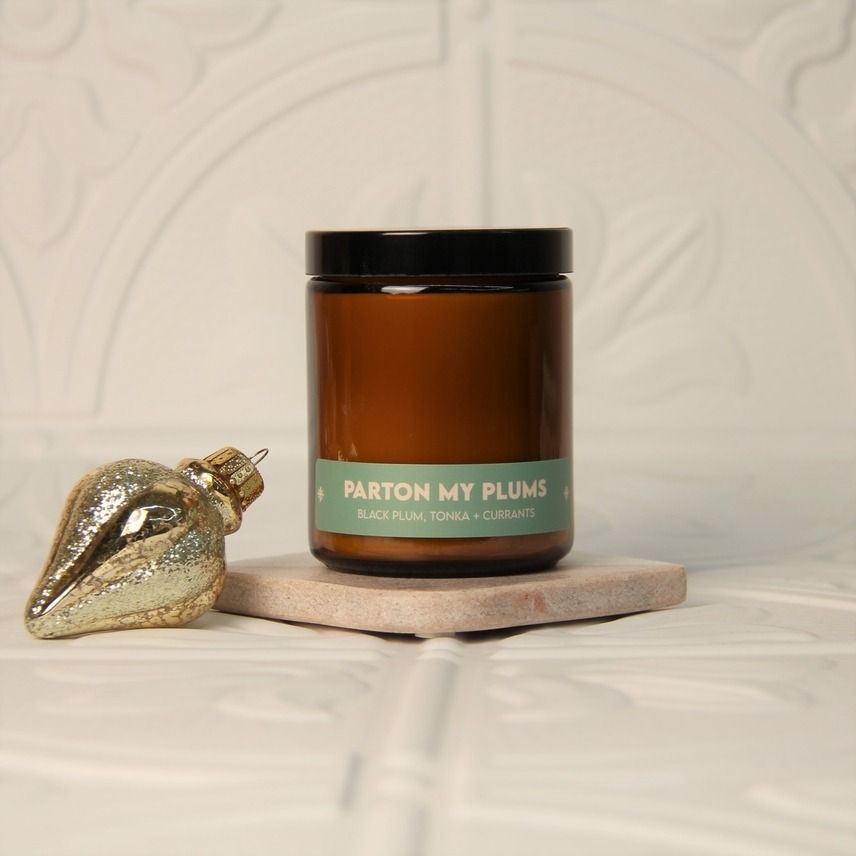 Charleston & Harlow Holiday Parton My Plums Soy Candle