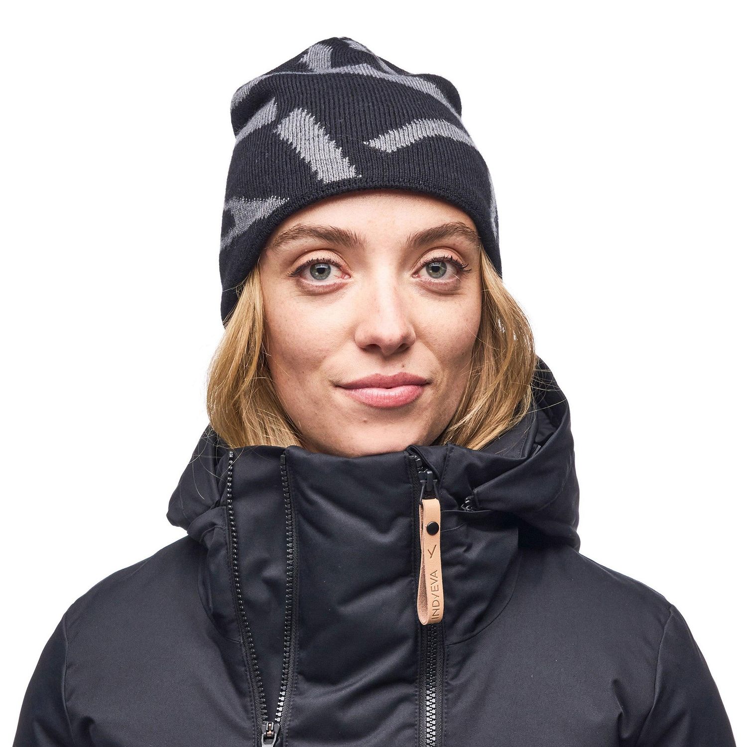 Indyeva Gorro Black Branch Print