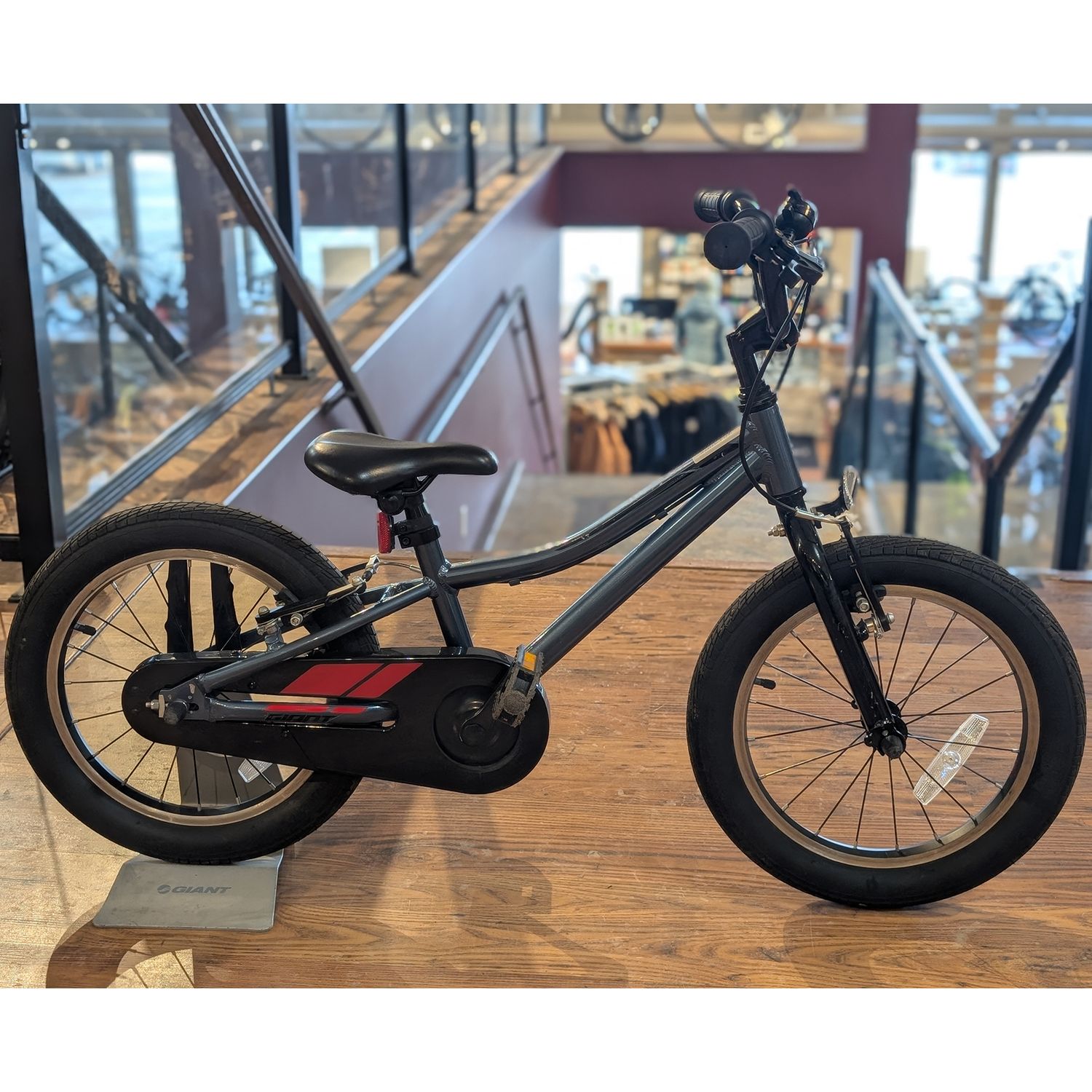 Giant Animator F/W 16 Blue Ashes USED