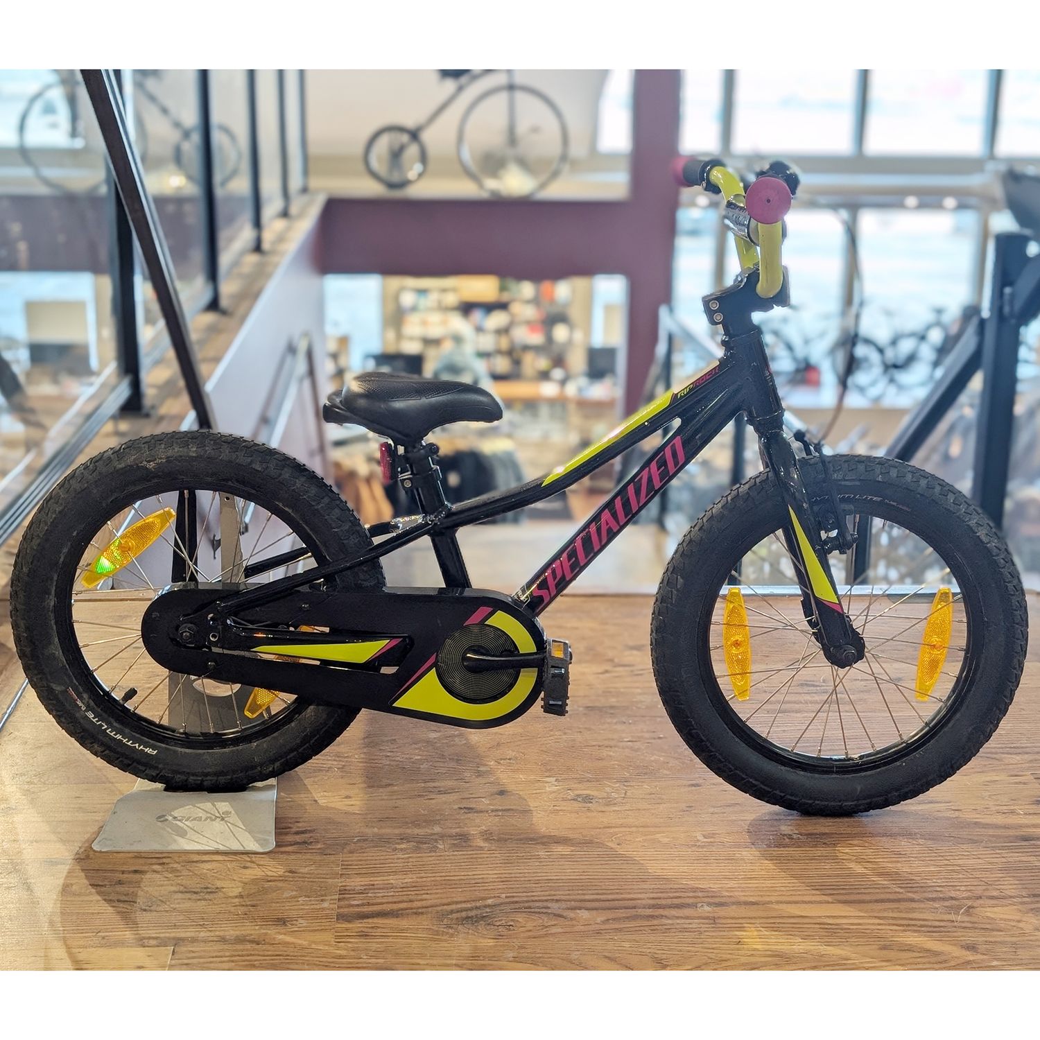 SPECIALIZED RIPROCK COASTER 16 - Black/Hyper/Pink 16 USED