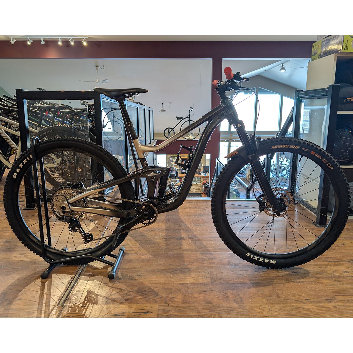 Giant Trance 29 2 Small Blk/Grey USED