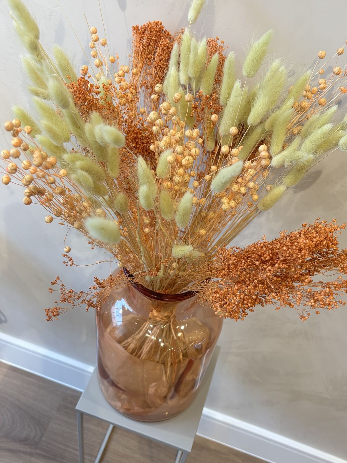 Vaas apotheek met droogboeket